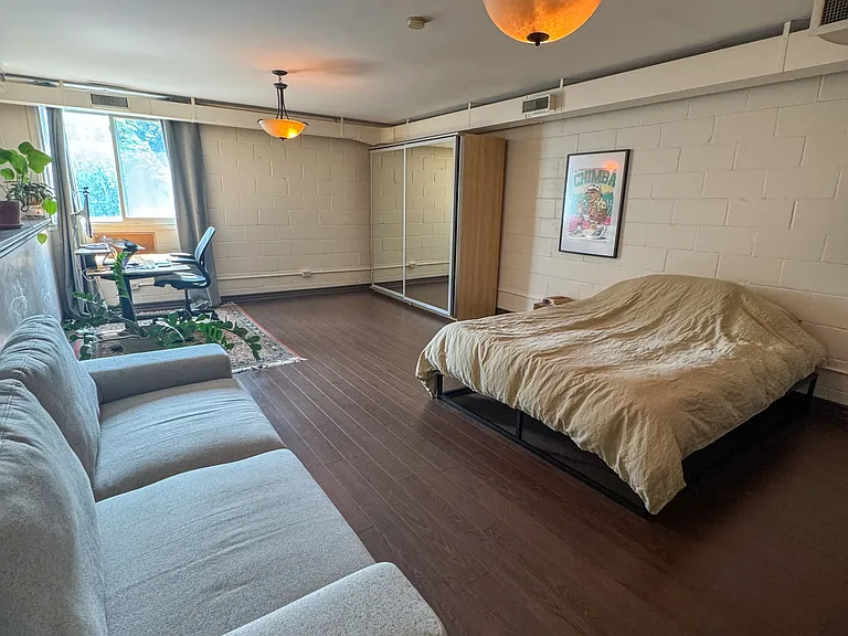 325 Queen St E #2D — Photo 10