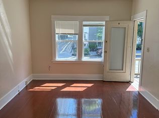 810 Harrison St APT D, Seattle, WA 98109