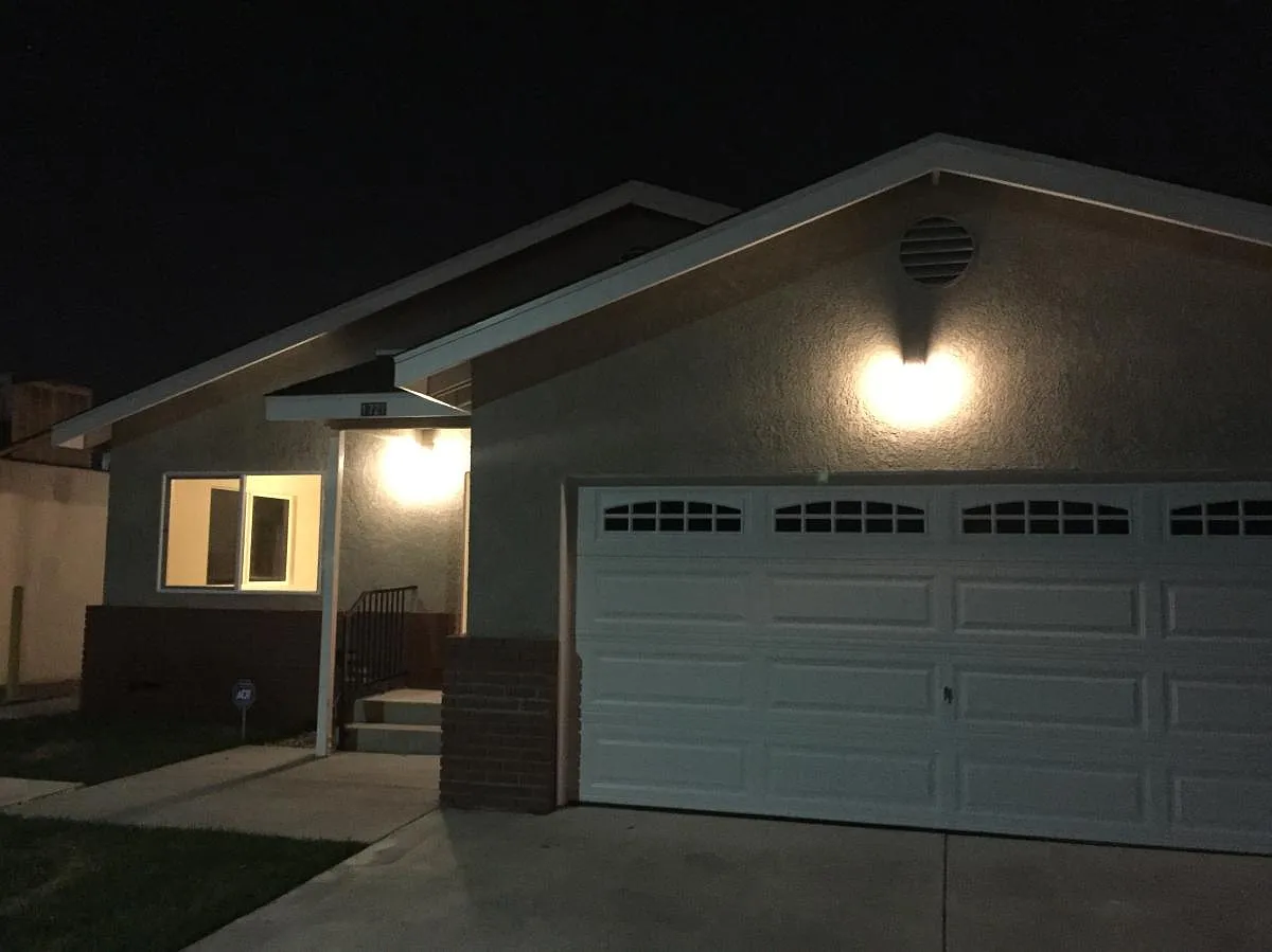 3 bed, 1052 sqft, $4,000 — Photo 2