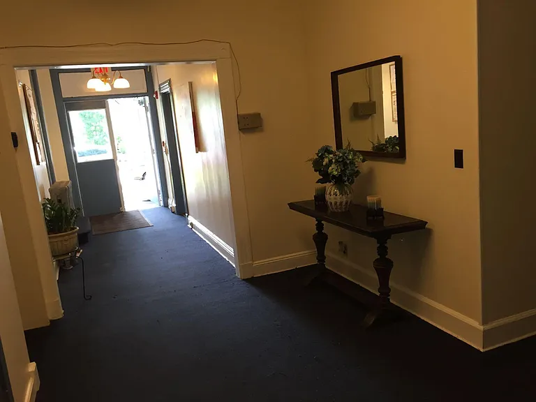 160 Bergen Ave — Photo 9