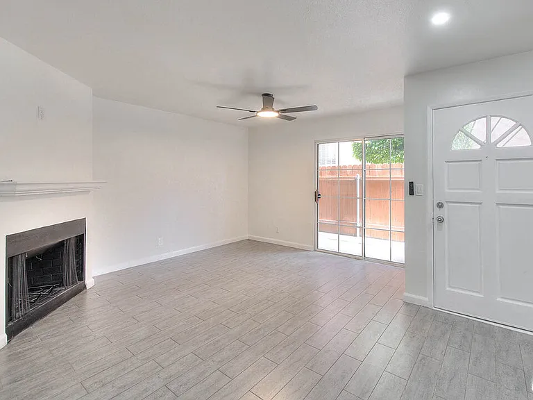 13810 Funston Ave — Photo 3