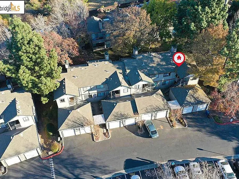 456 Lancaster Ln — Photo 8