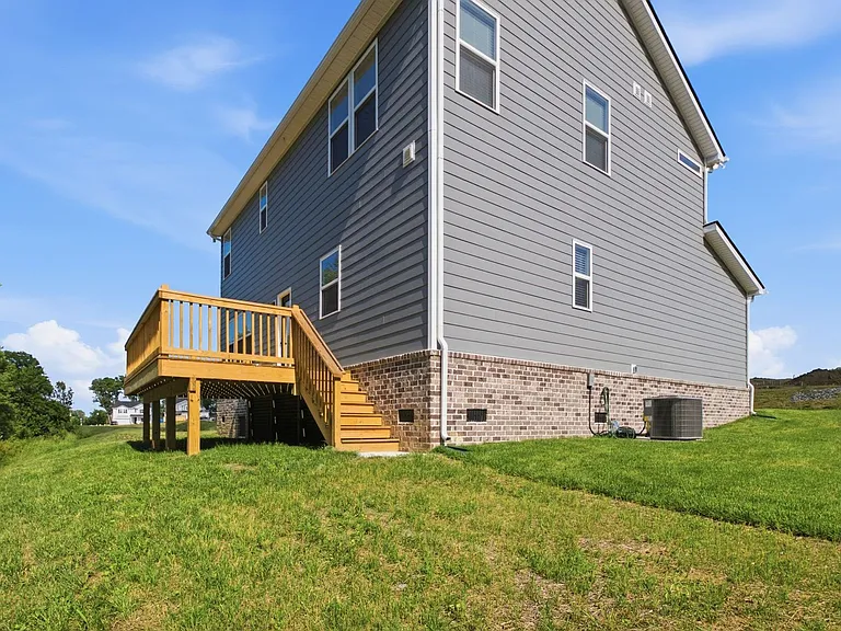245 Rose Hannah Dr — Photo 32
