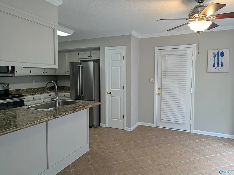 2504 Weatherstone Rd SE — Photo 5