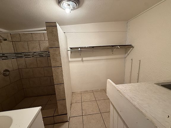 5th image of 8516 Hendrix St #1