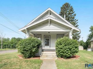 425 S Bartlett St, Canton, SD 57013