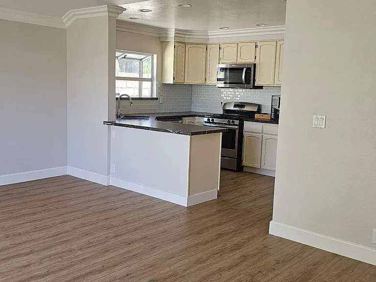 4551 Parkglen Cir — Photo 16