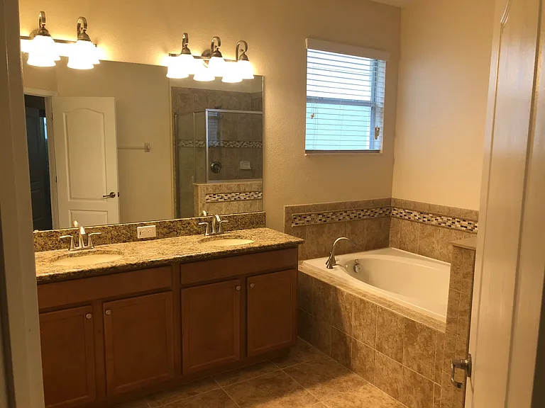 6042 Sunset Isle Dr — Photo 14
