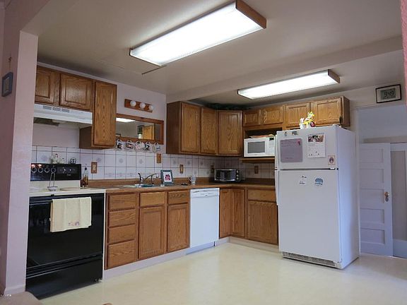 4th image of 609 21st St NE