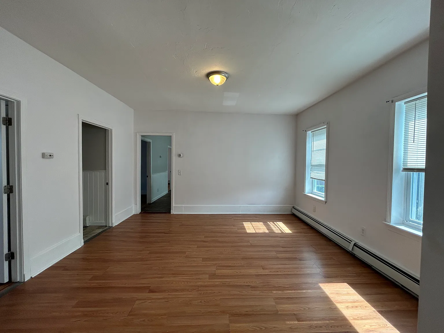 3 bed, 1100 sqft, $2,000 — Photo 2