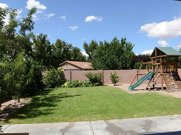 2nd image of 901 E Ashburn Mountain Dr