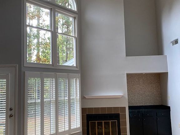 3rd image of 106 Kirkwood Dr
