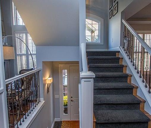 4th image of 15 Astor Pl