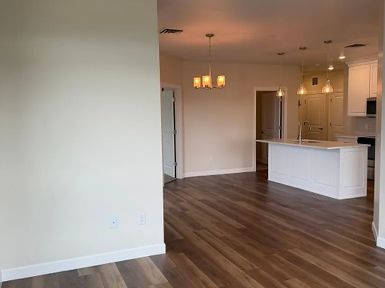 Brand New - War Eagle Apartments in the River Point District — Photo 27