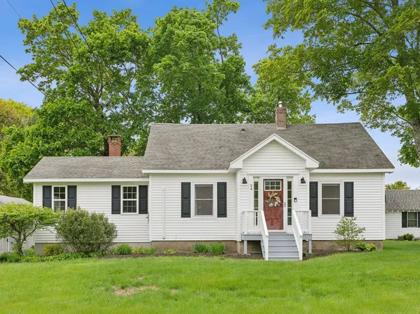 24 Ross Road, Kennebunk, ME 04043
