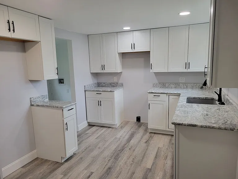 1366 Main St — Photo 5