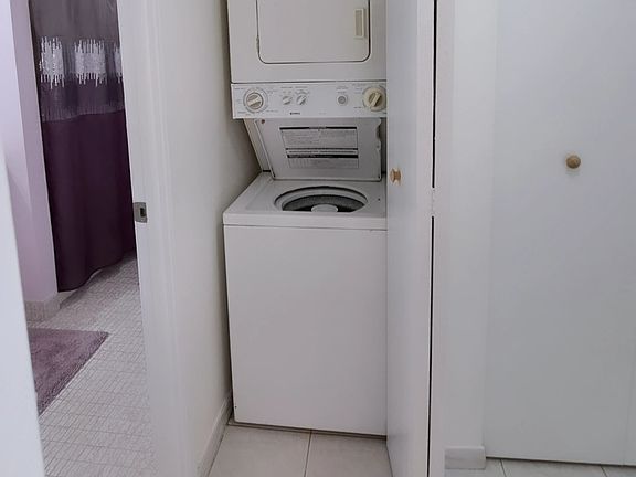 4th image of 210 174th St APT 508