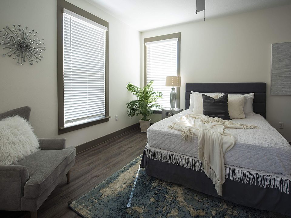1st image of 6332 Grand Blvd #3-101