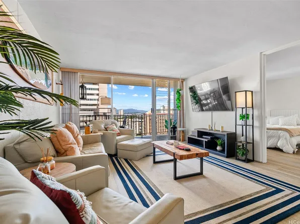 1420 Victoria St APT 1504, Honolulu, HI 96822