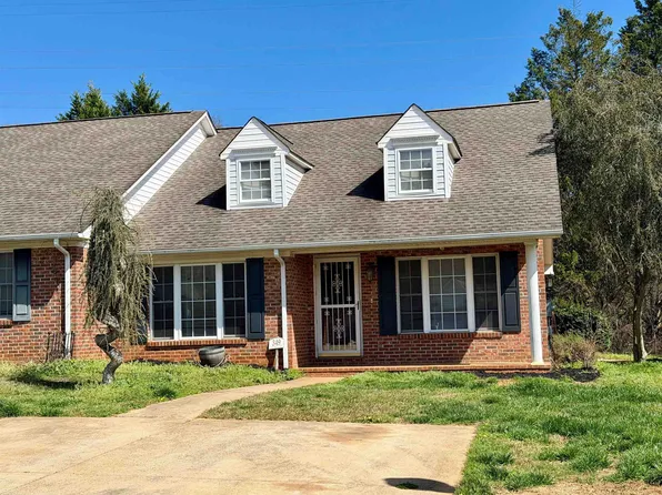 349 W Pointe Dr, Spartanburg, SC 29301
