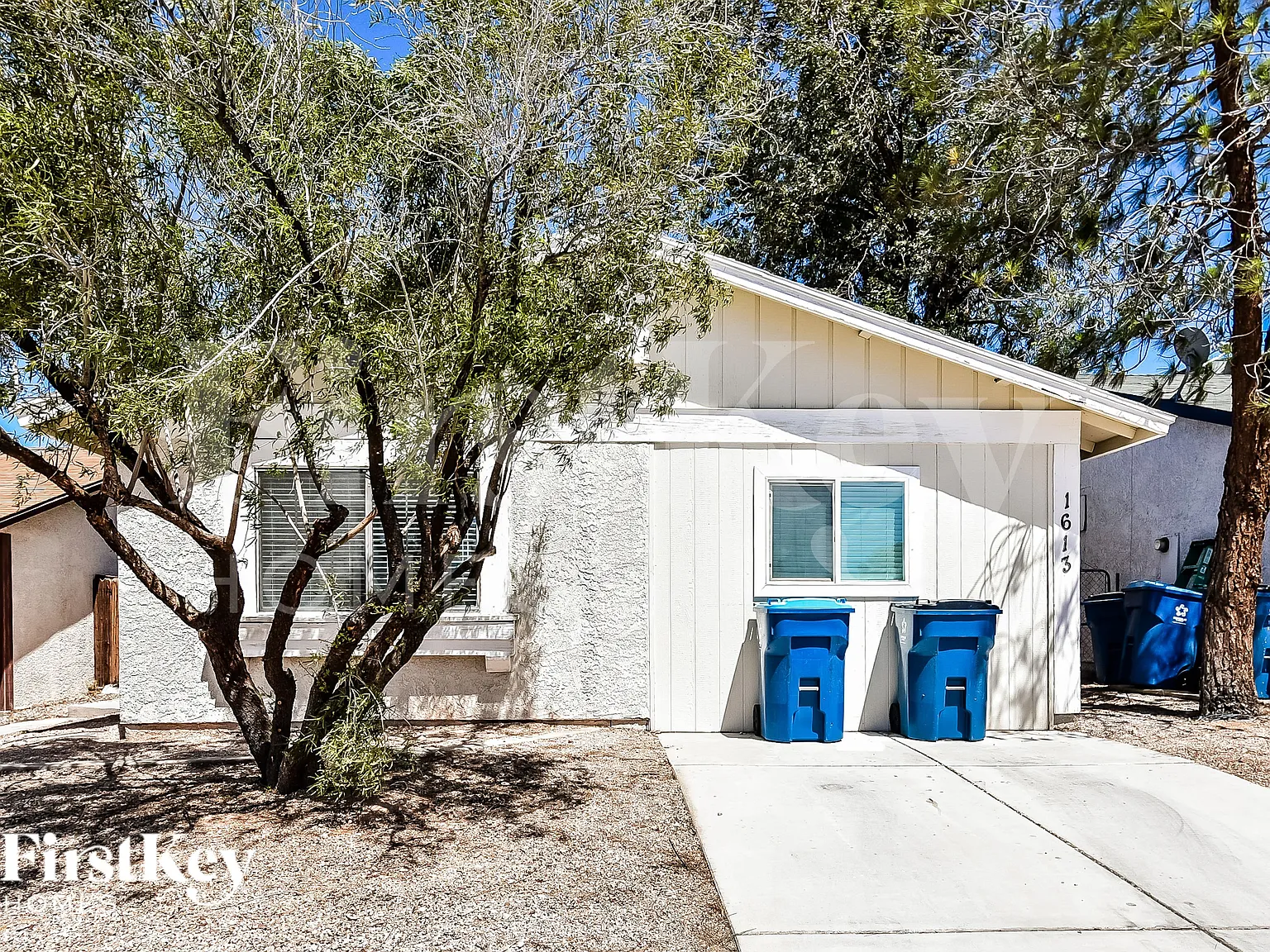 3 bed, 2.0 bath, 1472 sqft, $2,070 — Photo 1
