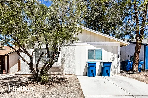 1613 Amboy Dr Photo 1
