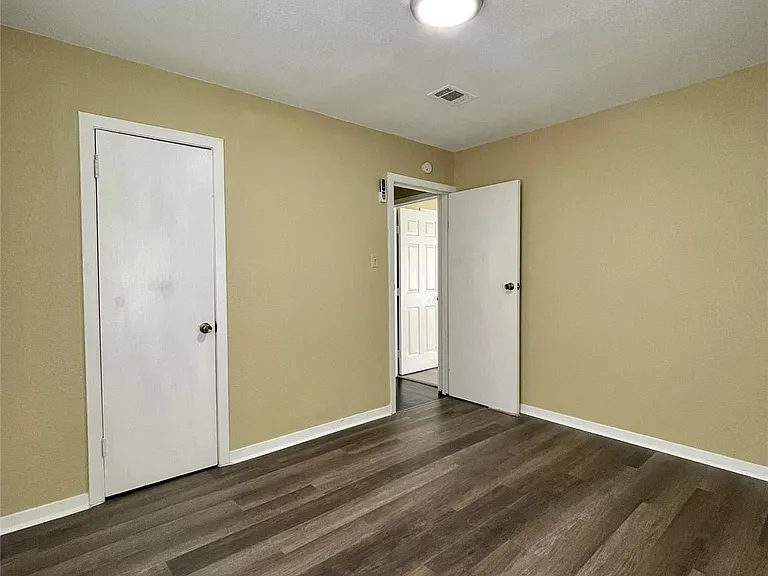 611 N Avenue D — Photo 15