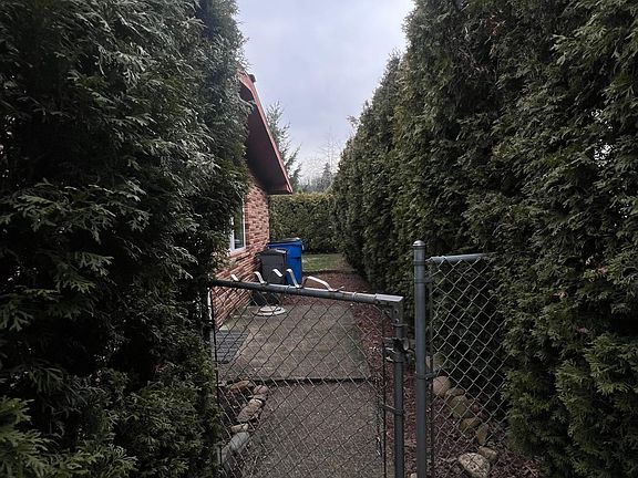 2nd image of 4803 E 18th St #4803