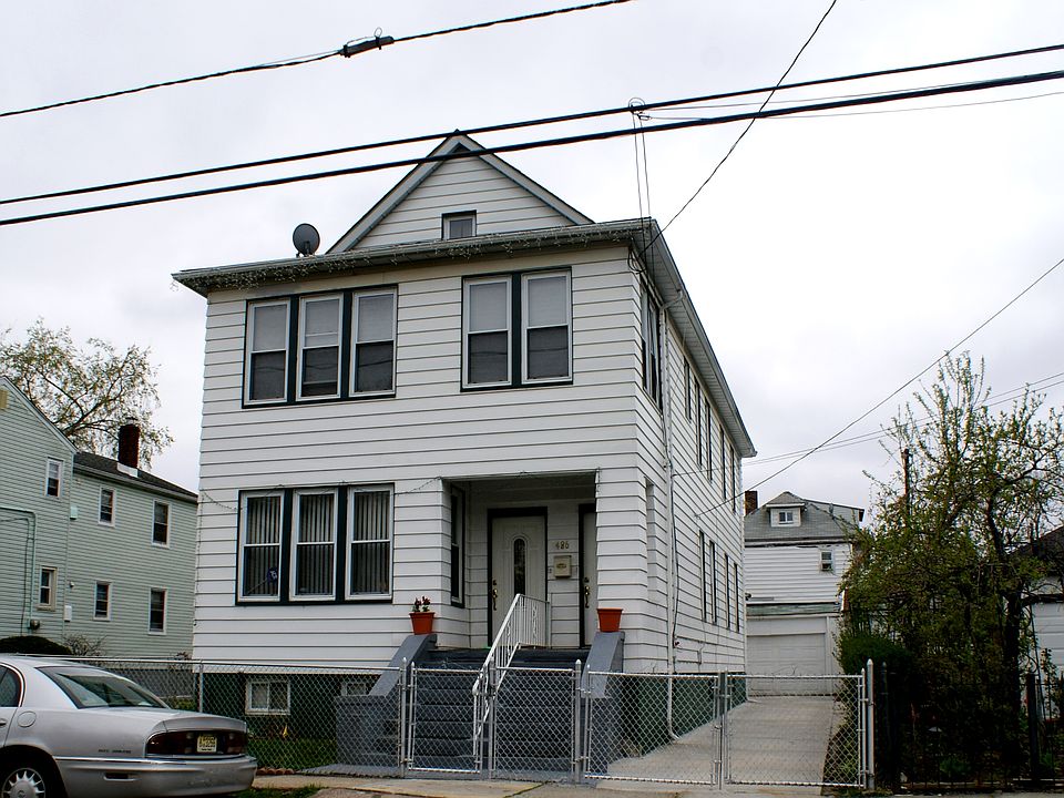 2nd image of 486 E 32nd St