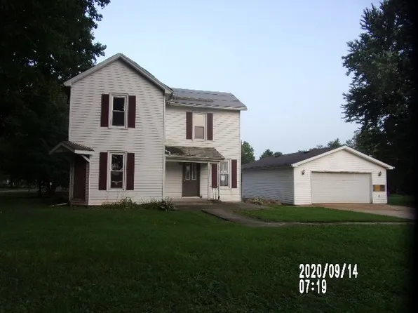 109 S East St, Ellsworth, IL 61737