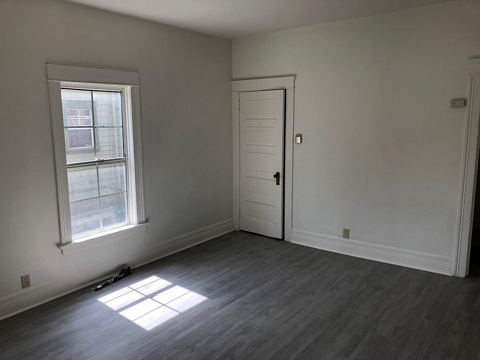 1st image of 745 N Los Robles Ave APT 2