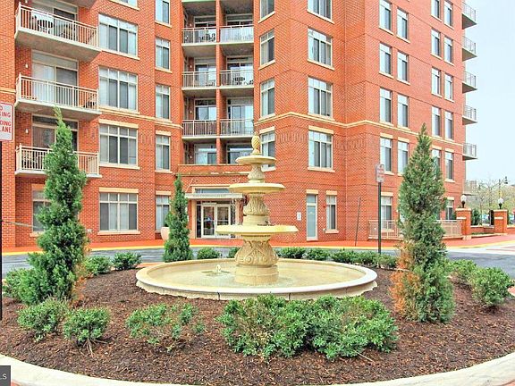 4th image of 4480 Market Commons Dr Unit 606