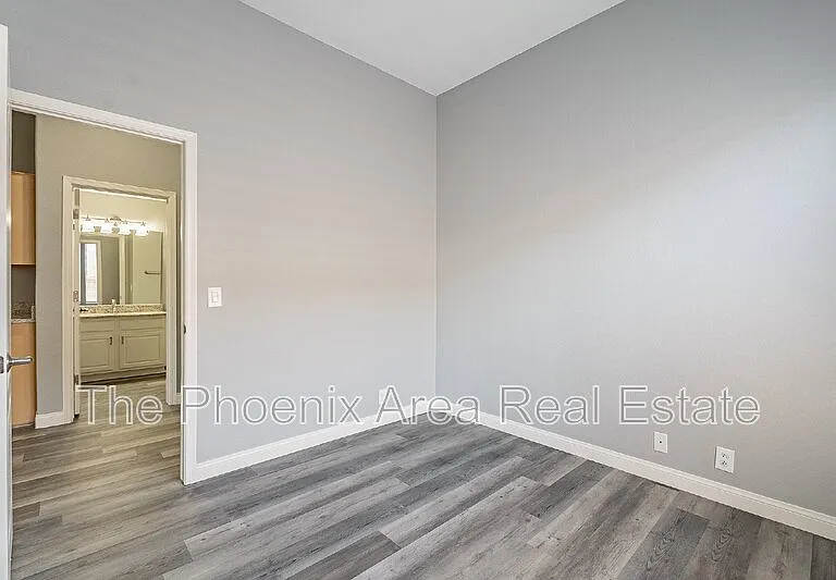 231 S Beverly St — Photo 23