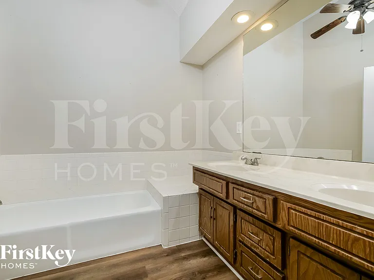 425 N Mesquite St — Photo 10