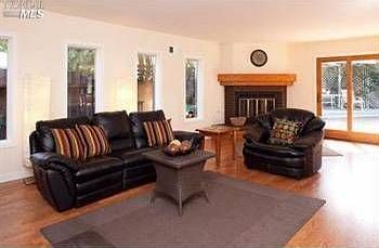 5th image of 115 Montura Way