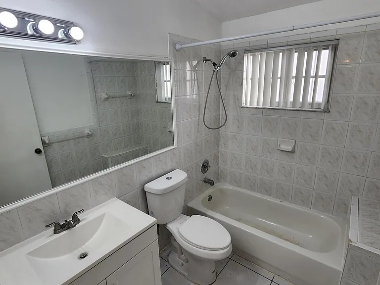 500 NE 3rd St #109 — Photo 14