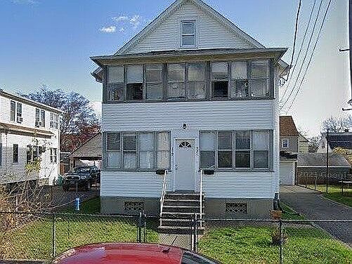 1st image of 121 Chelsea St