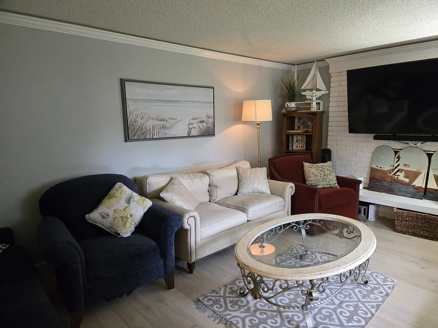 3 bed, 1350 sqft, $3,500 — Photo 2