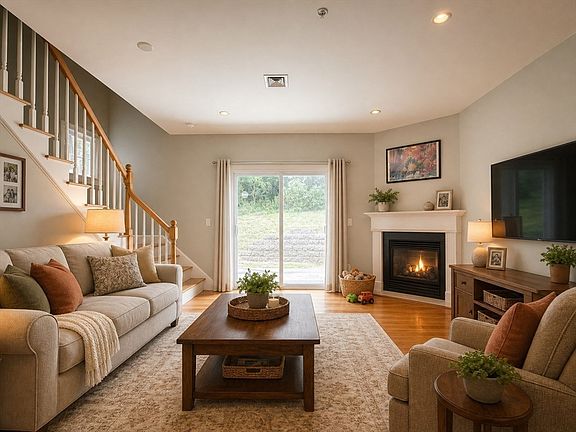 2nd image of 11 Brookside Rd #6