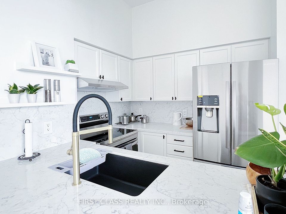 8 Hillcrest Ave PENTHOUSE 301, Toronto, ON M2N 6Y6 Zillow