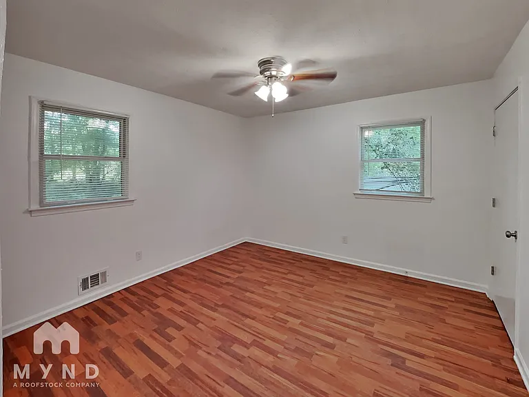 71 Sheila Ln #B — Photo 6