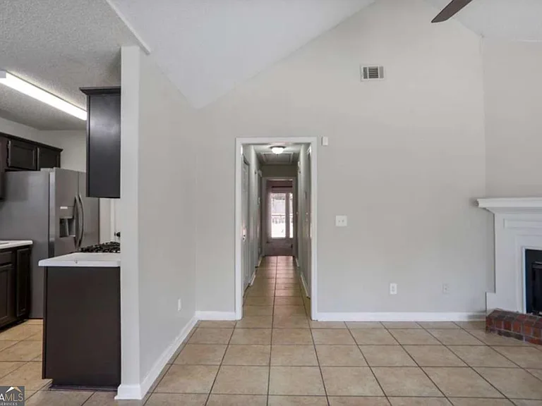 3756 Old Oak Ct — Photo 4