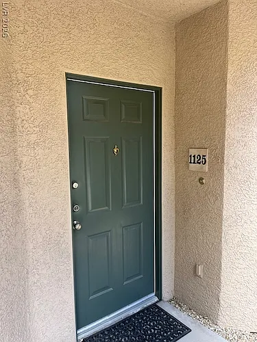 9901 Trailwood Dr Photo 1