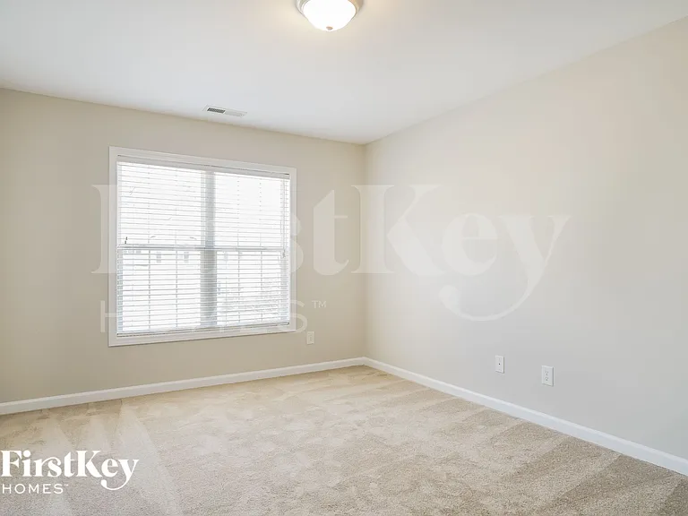 8163 Willowglen Dr — Photo 11