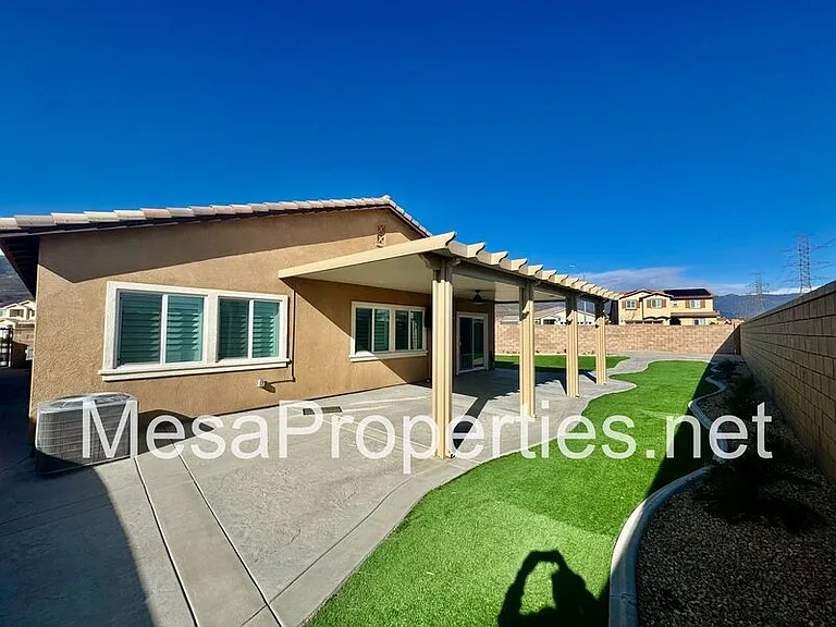 5229 Jarvis Ln — Photo 25