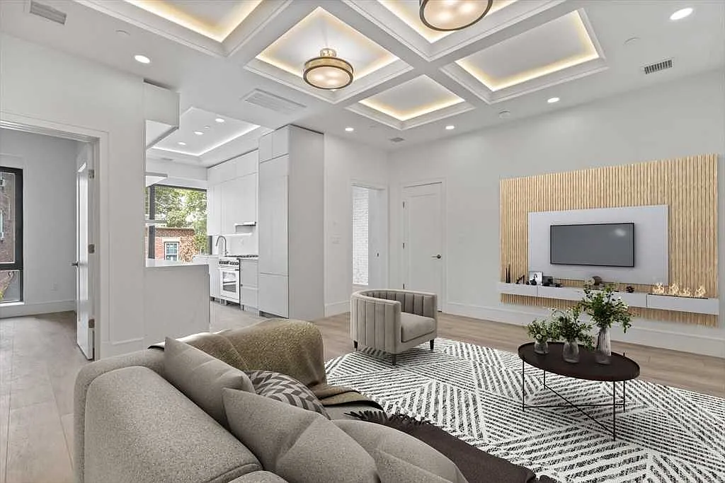 4 bed, $8,000 — Photo 2