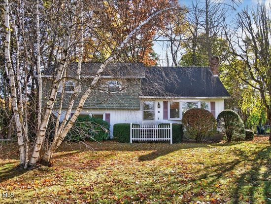 44 Damask Drive, Clifton Park, NY 12065
