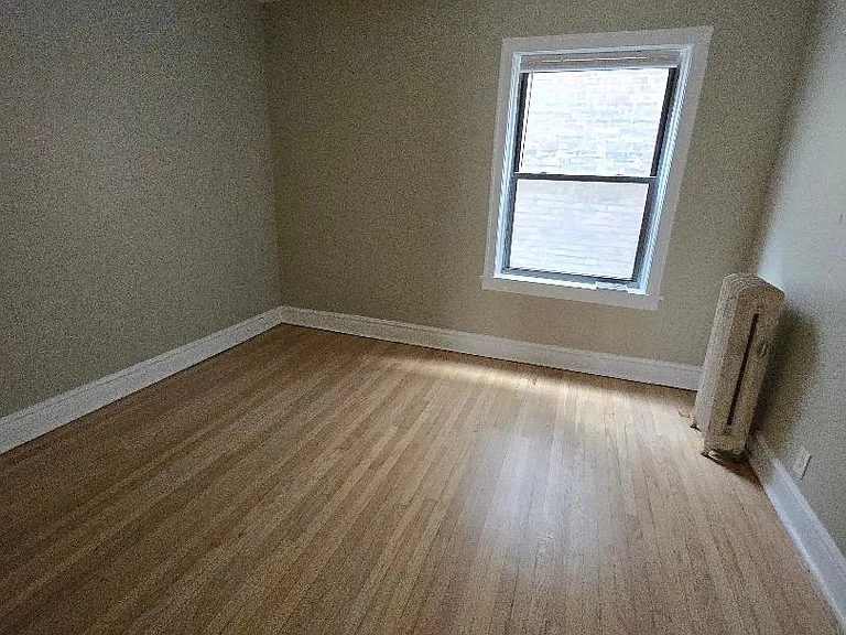 2049 W Jarvis Ave #5 — Photo 2