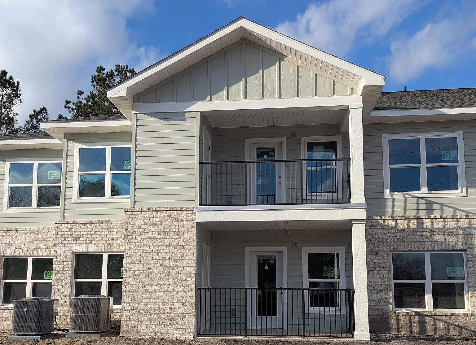 Waterford Apartments — Photo 1