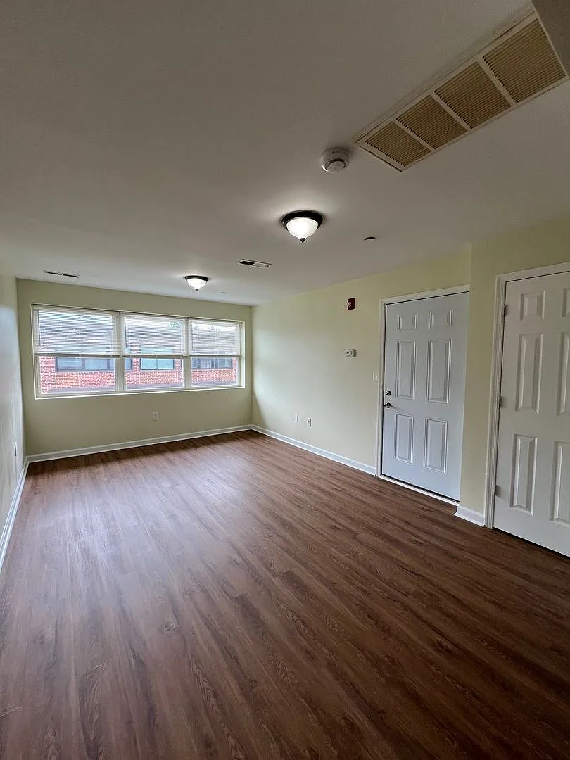 4300 Liberty Heights Avenue — Photo 4